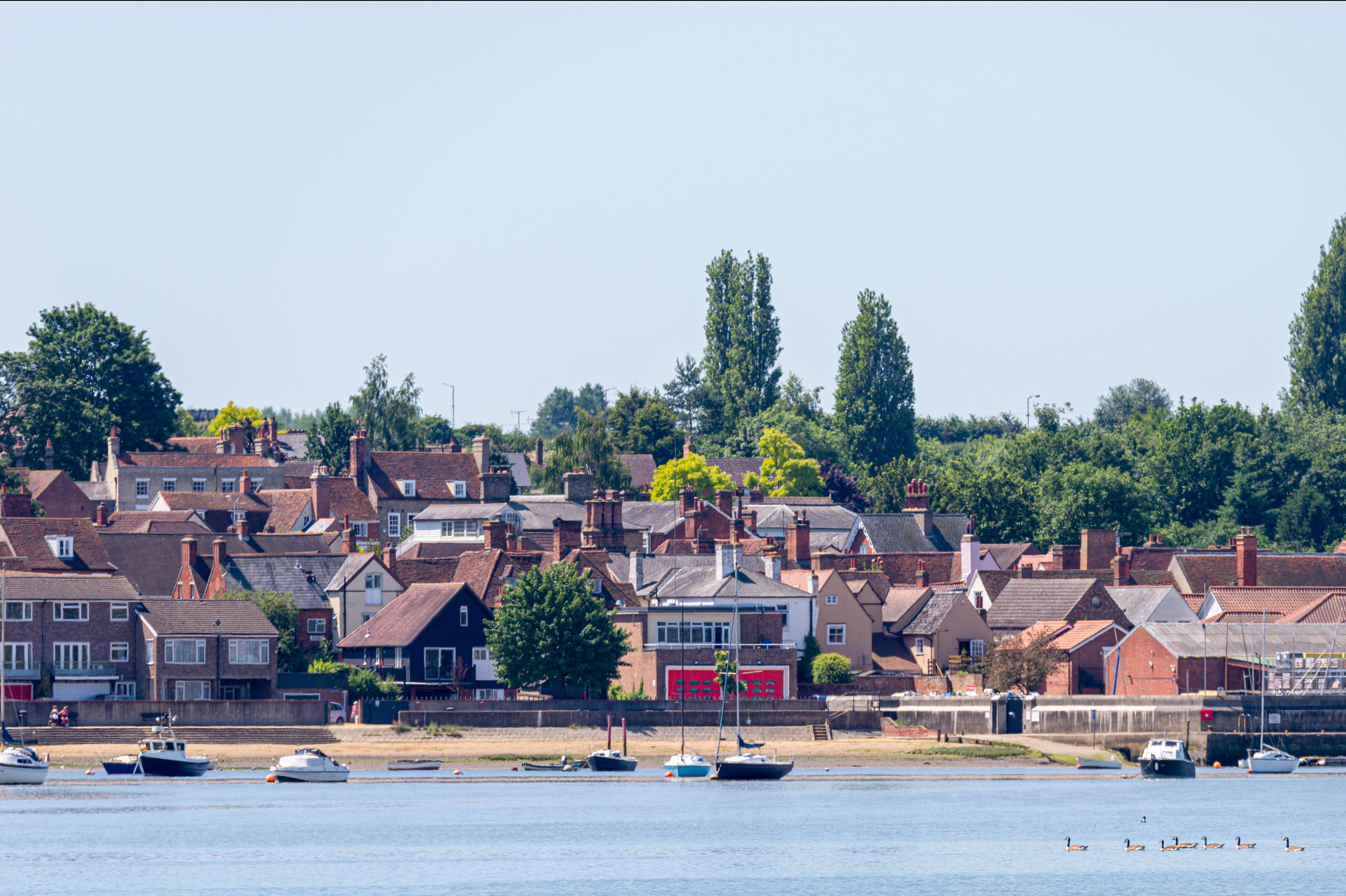 Where to search for a countryside town without (too much) compromise