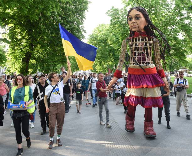 Giant puppet ‘Little Amal’ to tour England for Refugee Week
