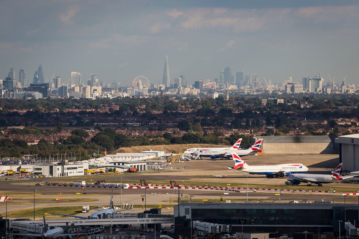 Government 'not opposed' to third Heathrow runway if it meets four tests, confirms Downing Street