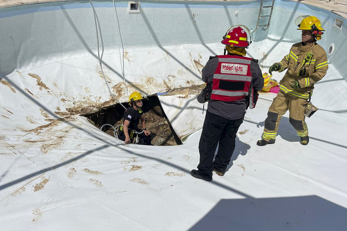 Couple arrested after man dies in Israeli swimming pool sinkhole
