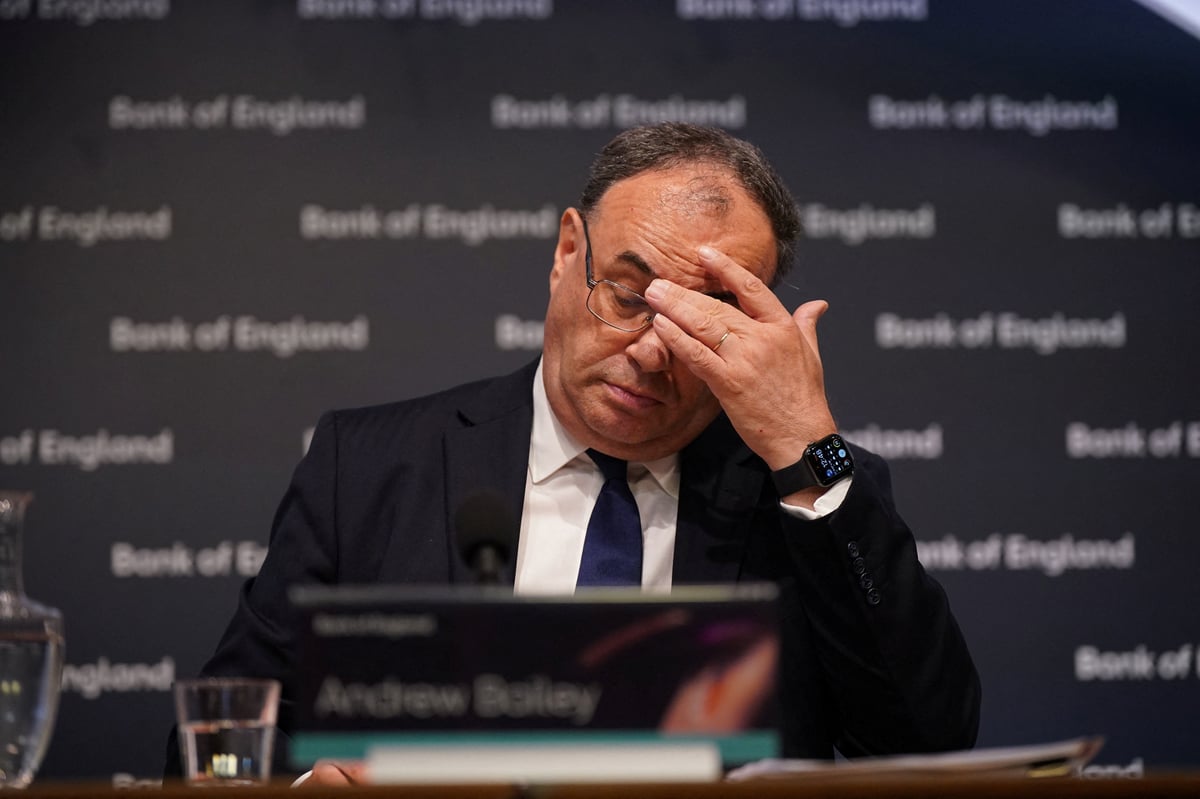 Bank of England ‘monitoring financial markets very closely’ after pound hits record low against dollar 