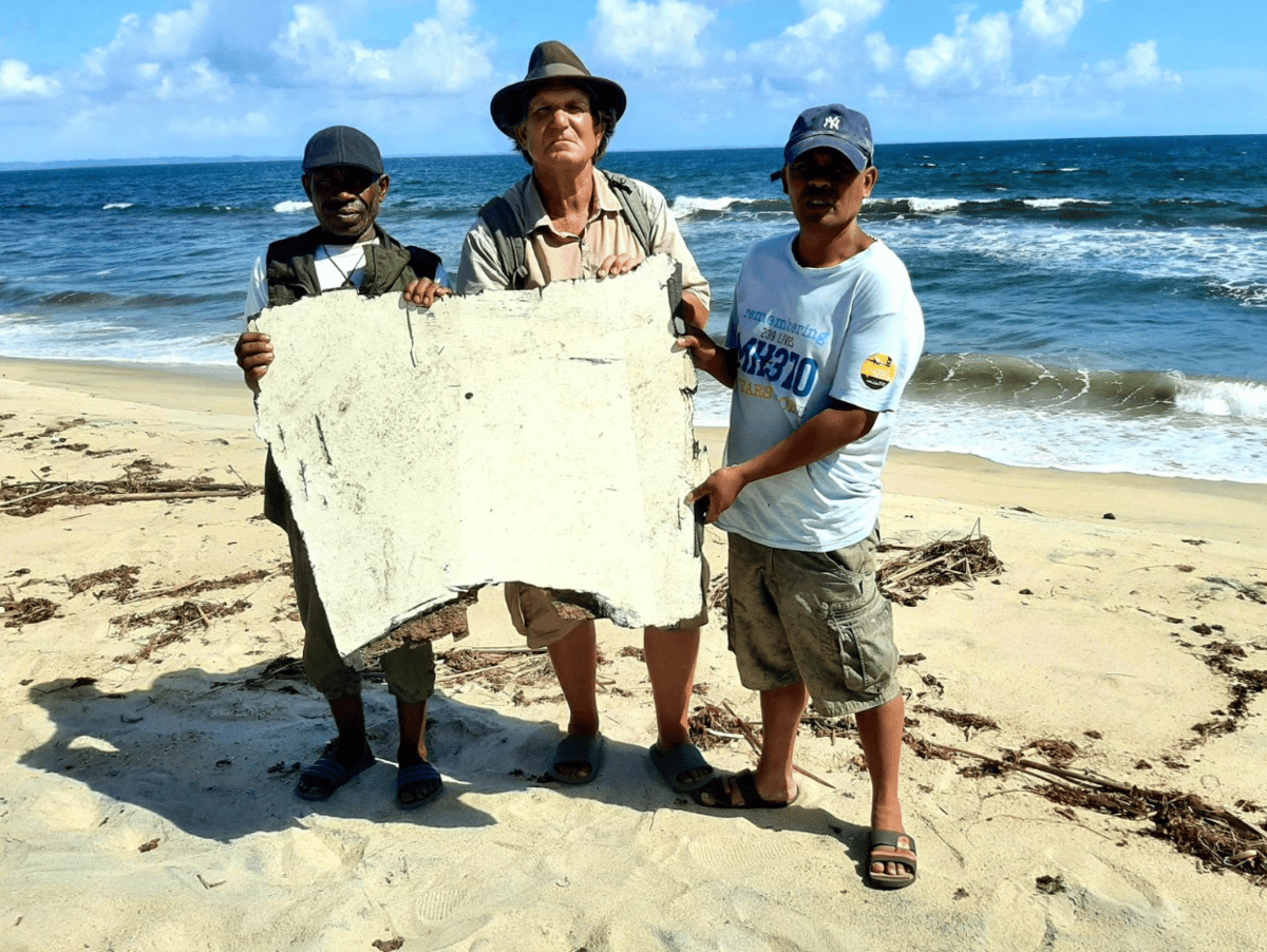 MH370: Landing gear lowered before doomed flight crashed ‘suggesting criminal intent’