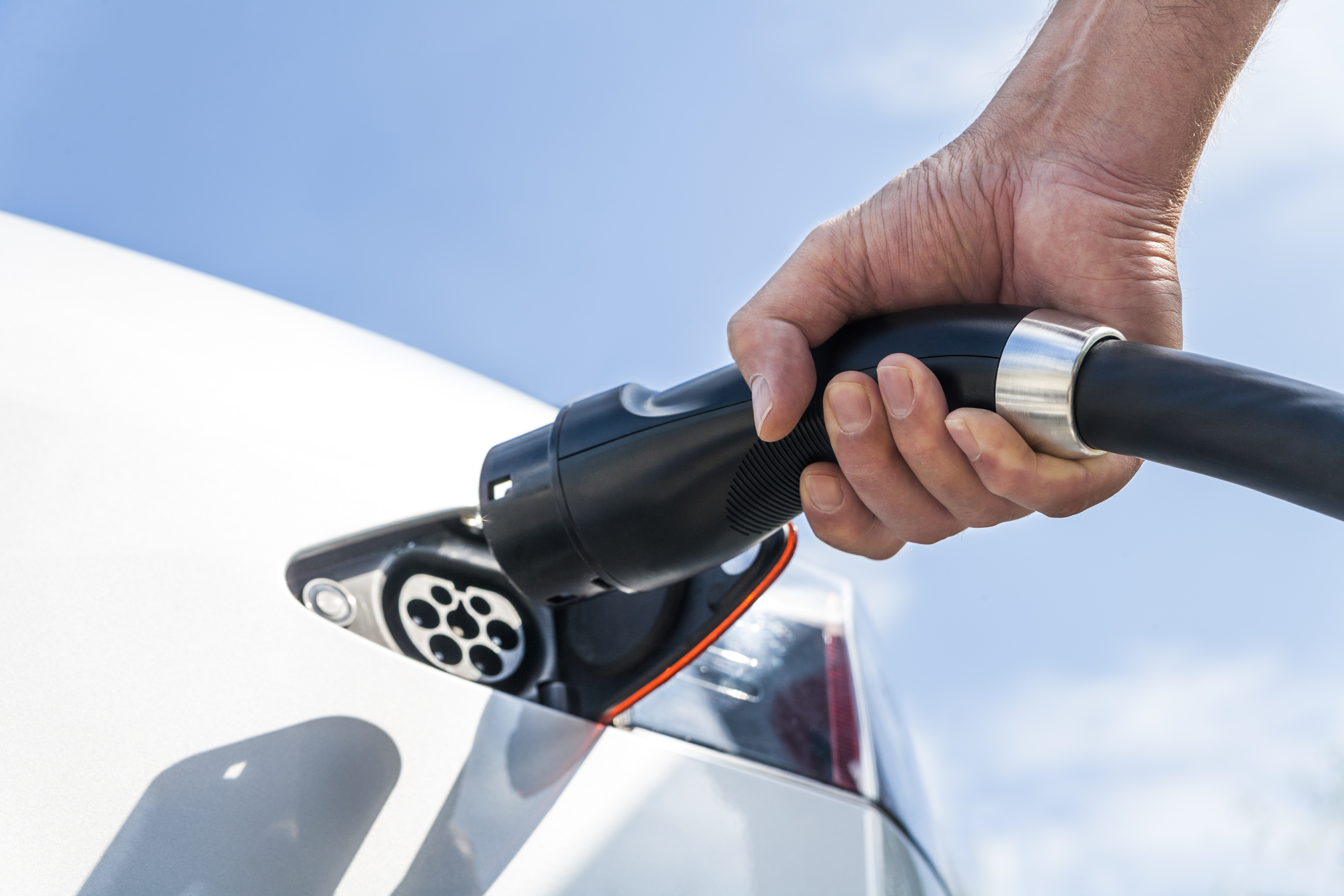 ‘EV charger concerns, but don’t press pause’