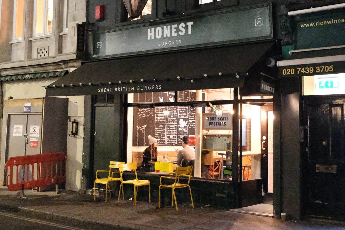 Honest Burgers threatens to ‘fire and rehire’ workers who don’t accept loss of paid breaks