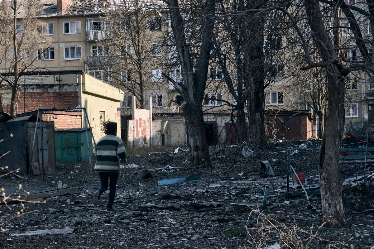 Putin’s army unleashing ‘scorched earth tactics’ on Bakhmut after heavy losses, says Ukrainian commander