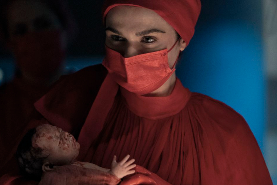 Dead Ringers’ birth scenes are bloody and brutal, that’s exactly how it should be shown on TV
