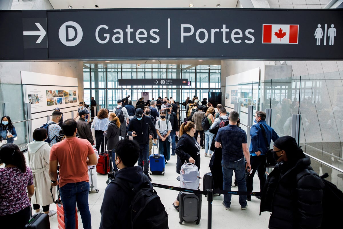 Police investigating $20m gold heist at Toronto airport 