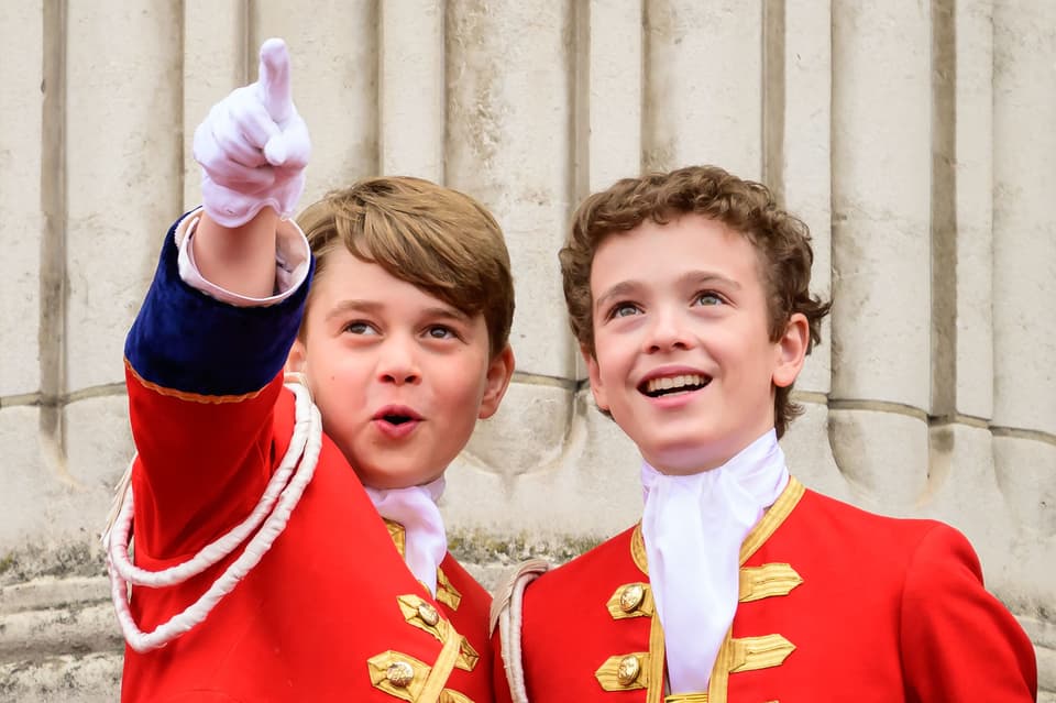 CORRECTION-BRITAIN-ROYALS-CORONATION