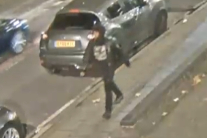 Random attack by man with knuckleduster in London Fields leaves victim hospitalised
