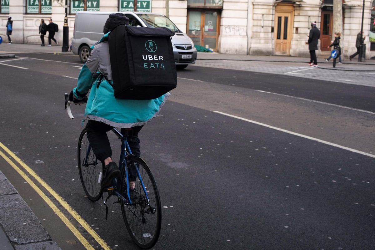 ‘Clear evidence’ asylum seekers living in London hotel ‘working illegally as delivery drivers’
