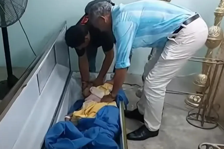 Woman found alive in coffin dies a week later 