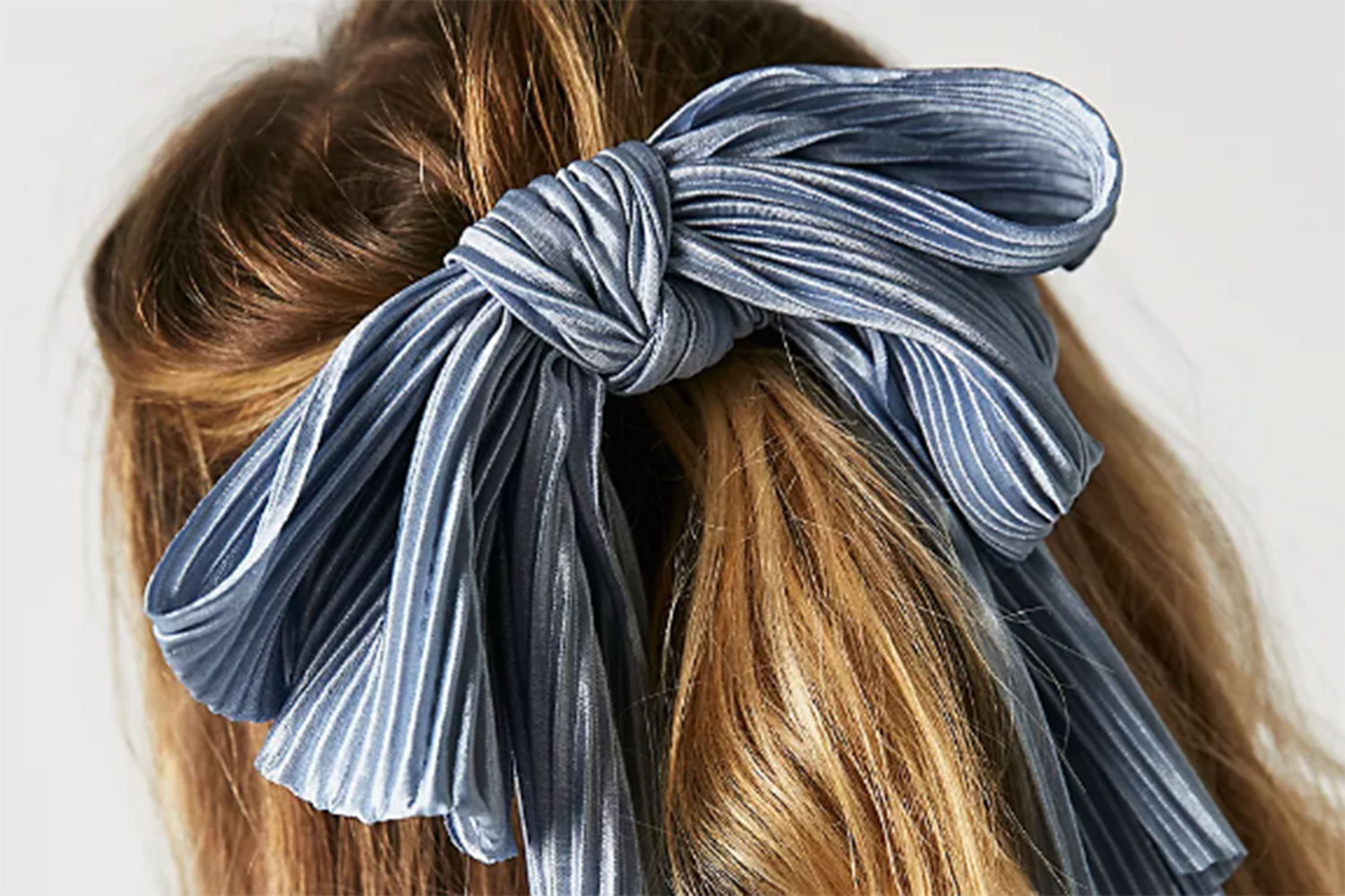 Best hair accessories for glamorous wedding guests
