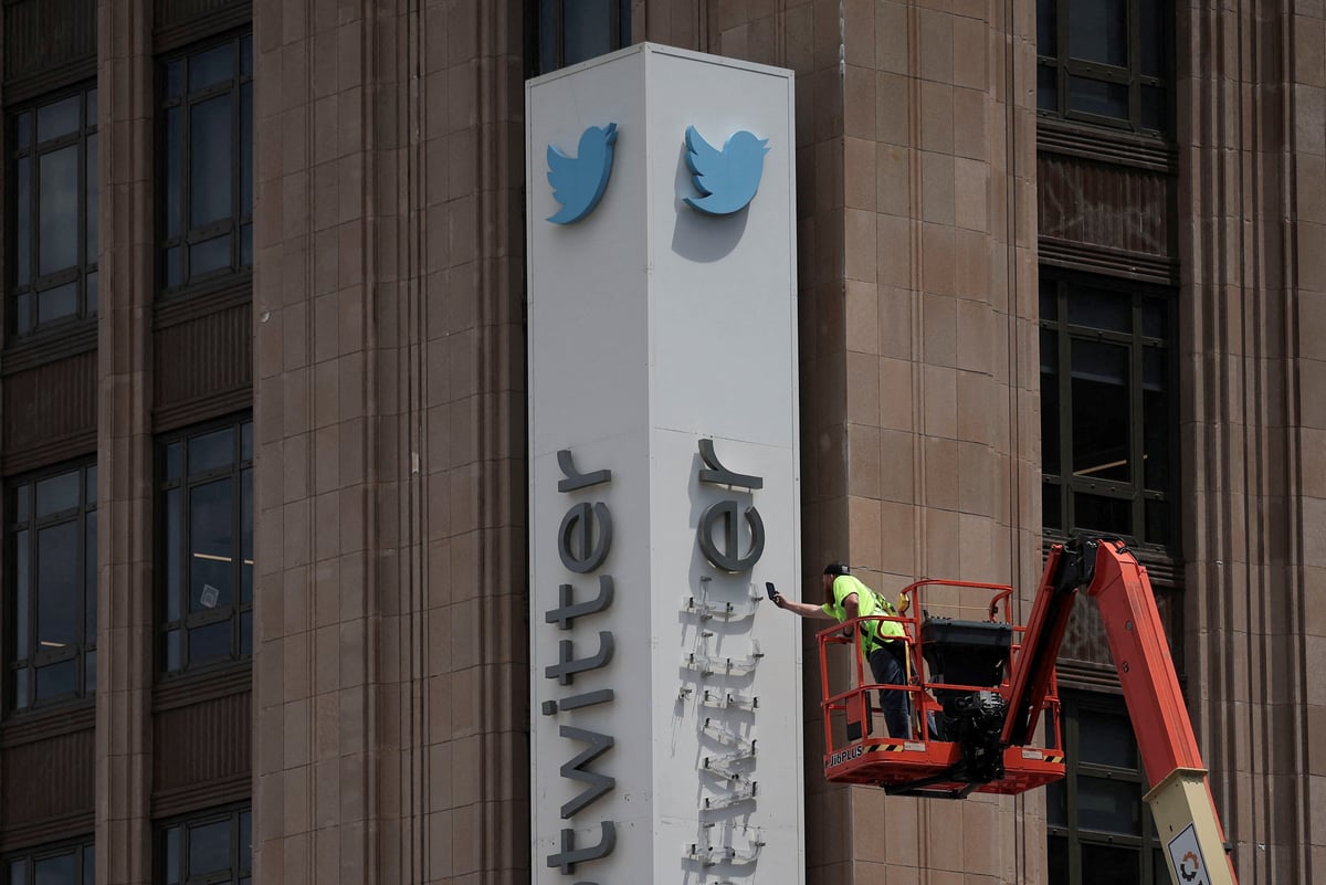 Twitter HQ left with half a sign after police intervene during ‘X’ rebrand
