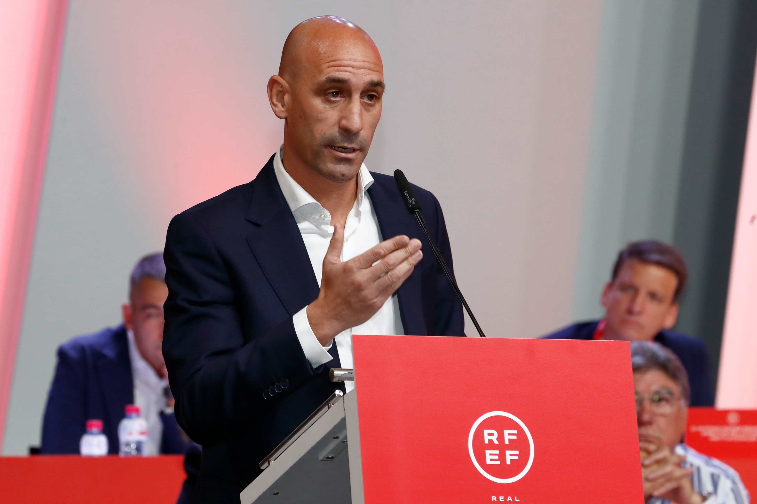 Spanish FA chief apologises for ‘enormous’ damage of Rubiales scandal