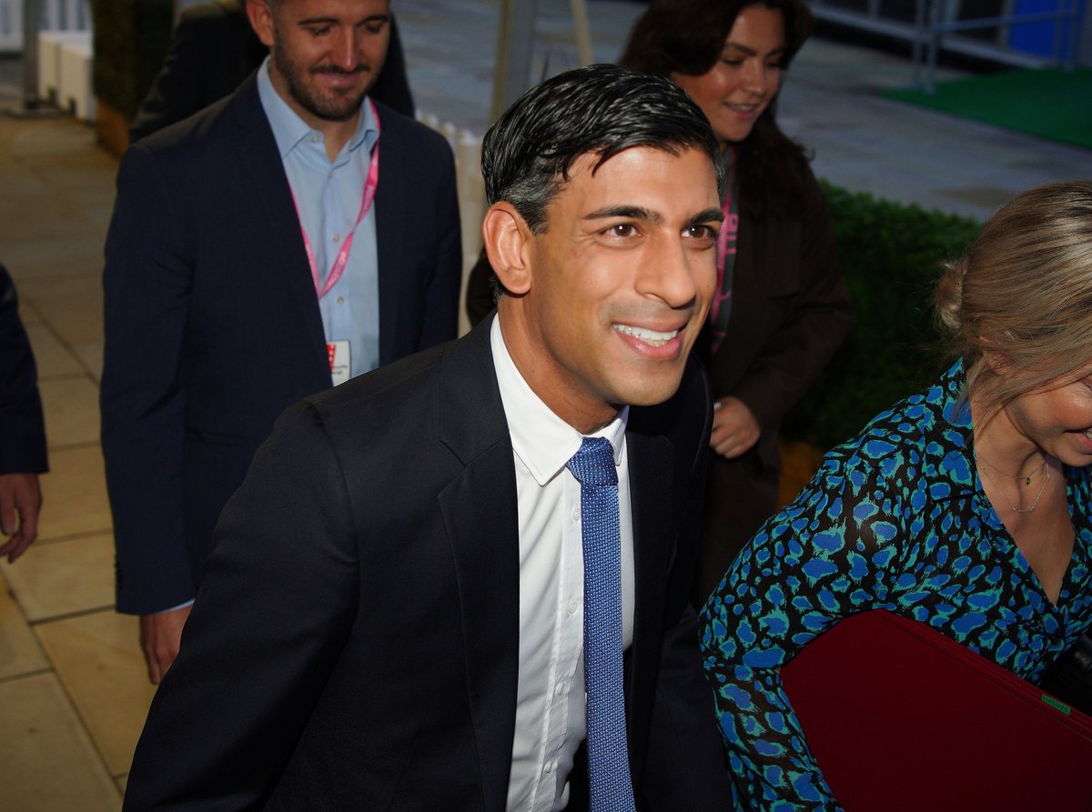 Rishi Sunak set to scrap HS2 Manchester leg as Tory mayor leads backlash