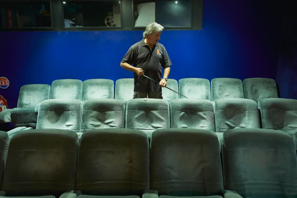 Bed Bug Detection Dogs Enlisted At Paris Cinema Hall