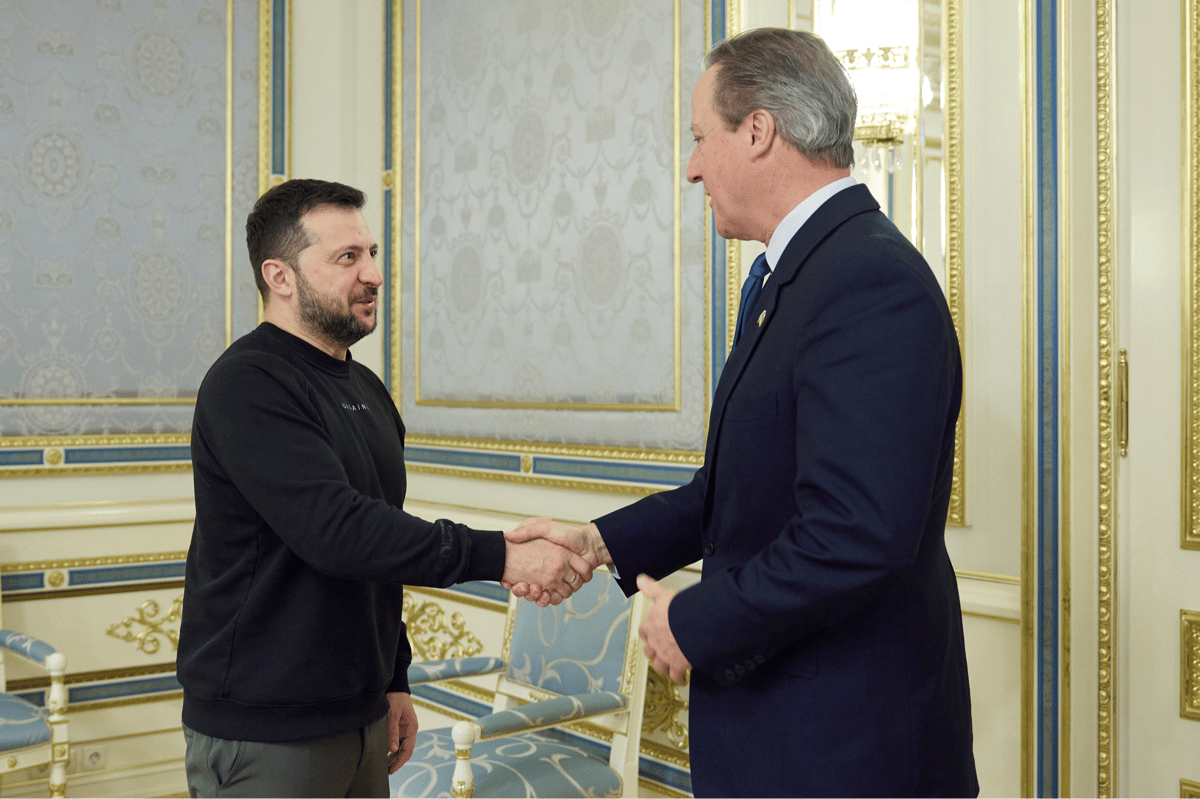 David Cameron visits Ukraine as Foreign Secretary vows to continue UK support 'for as long as it takes' 