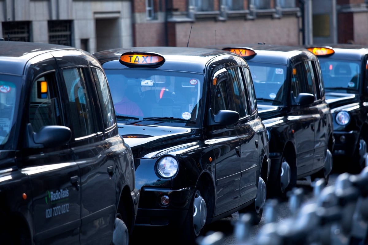Uber to offer black cab journeys in London
