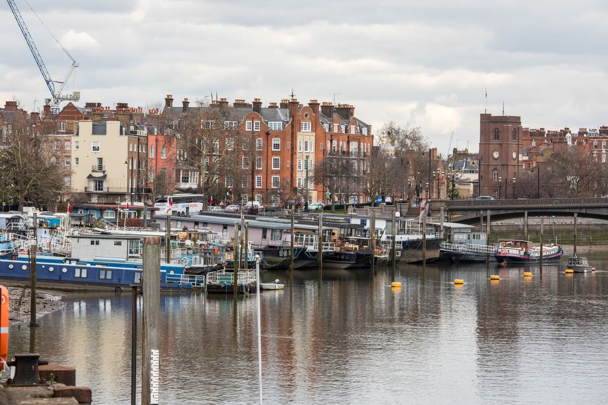 Chelsea houseboat owners win latest fight against mega barges in west London yacht club war