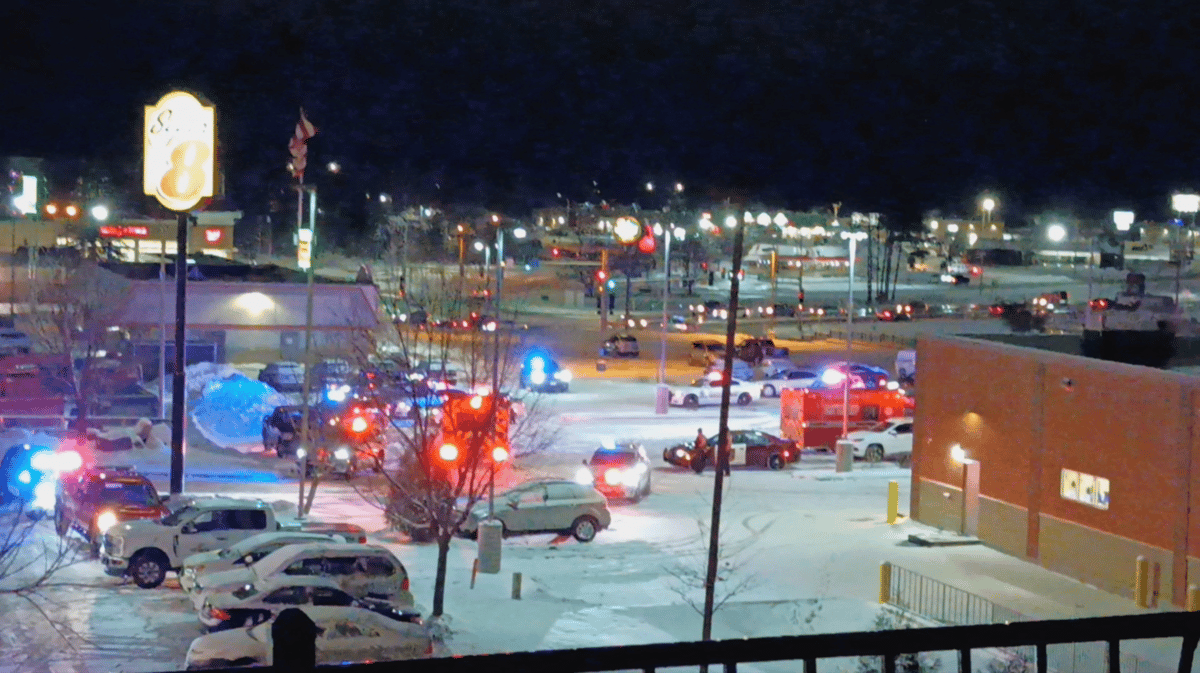 Gunman kills two people at motel in Minnesota before being found dead