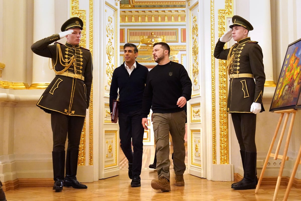 Rishi Sunak in Kyiv: Britain and Ukraine sign 'unprecedented' security deal as PM pledges £2.5bn in aid