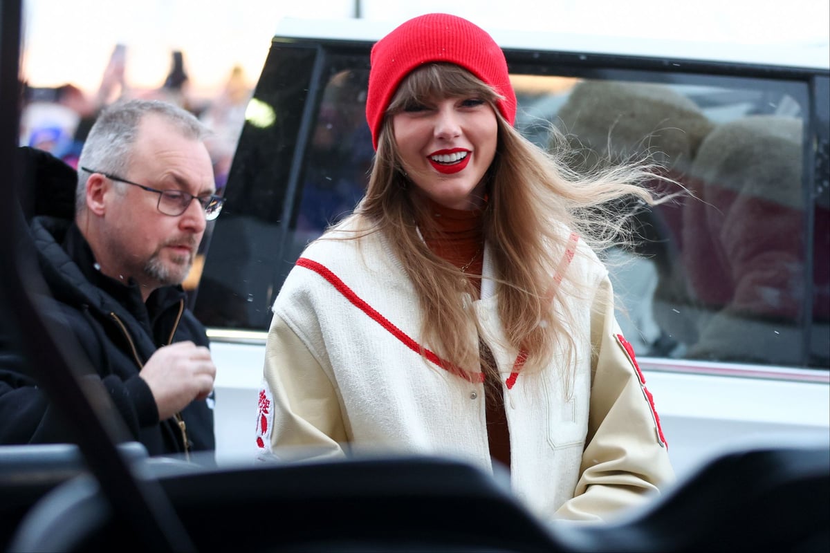 Taylor Swift: Man charged with stalking near pop star's New York home
