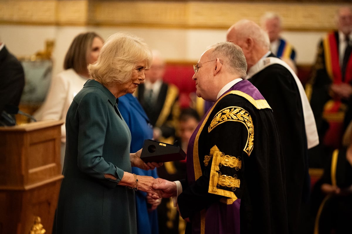 Queen tells cancer researchers 'I don't know what we'd do without you' as she presents Anniversary Prizes