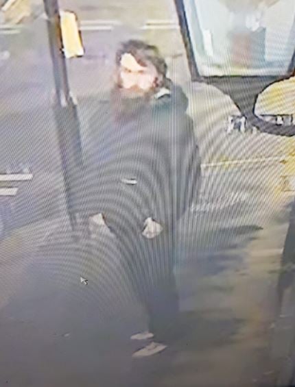 Young woman 'traumatised' after 'unprovoked' attack by stranger at Victoria train station