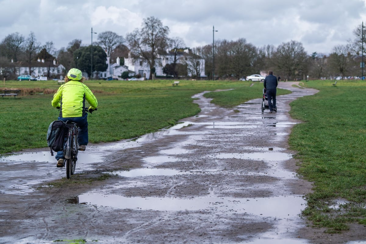 UK weather: Easter bank holiday weekend looking unsettled with London facing rain