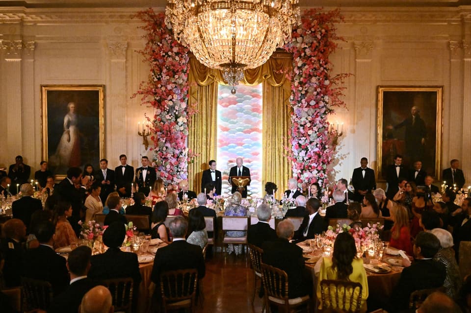 TOPSHOT-US-JAPAN-DIPLOMACY-BIDEN-KISHIDA