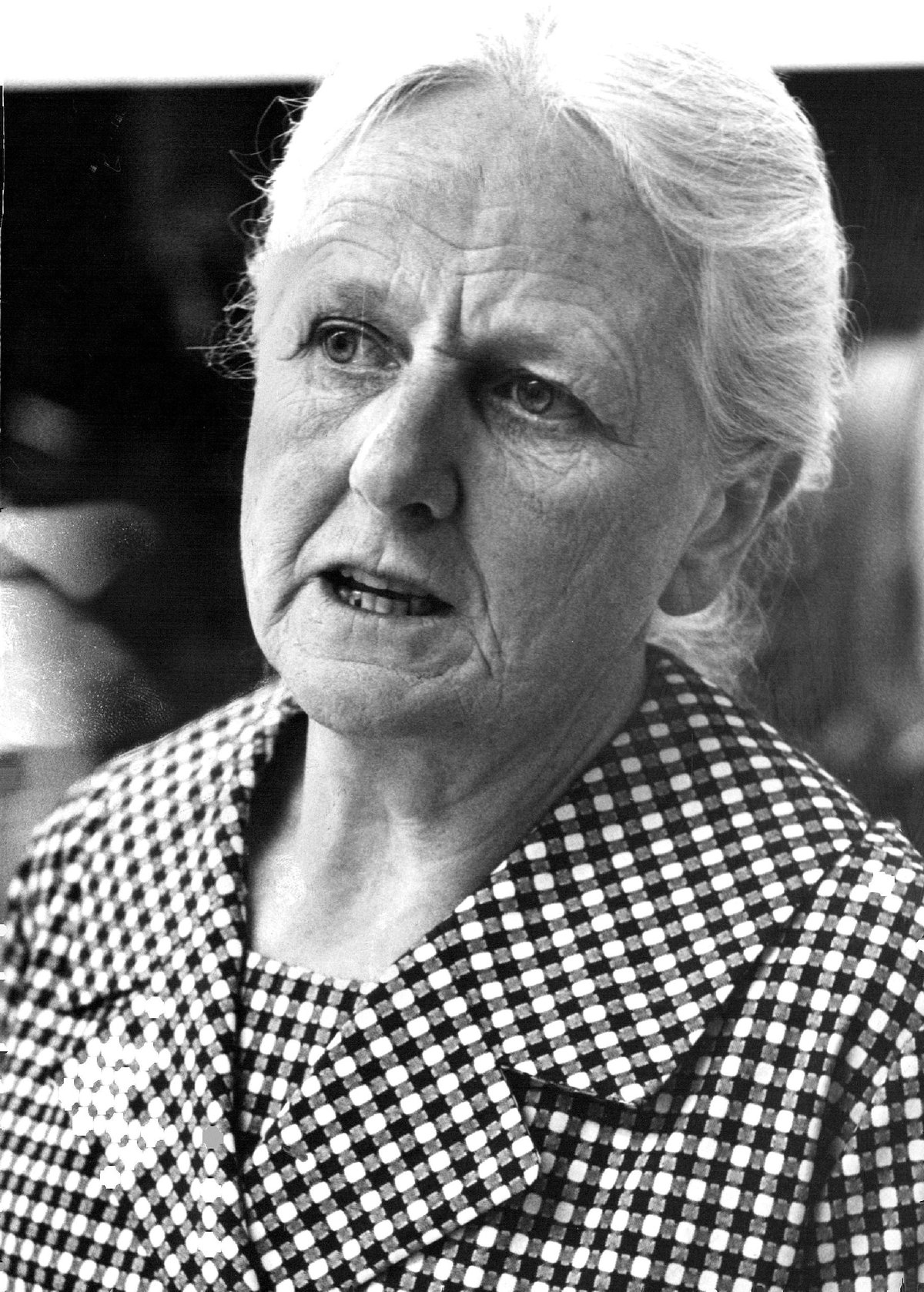 Influential economist Joan Robinson remembered with blue plaque in Notting Hill