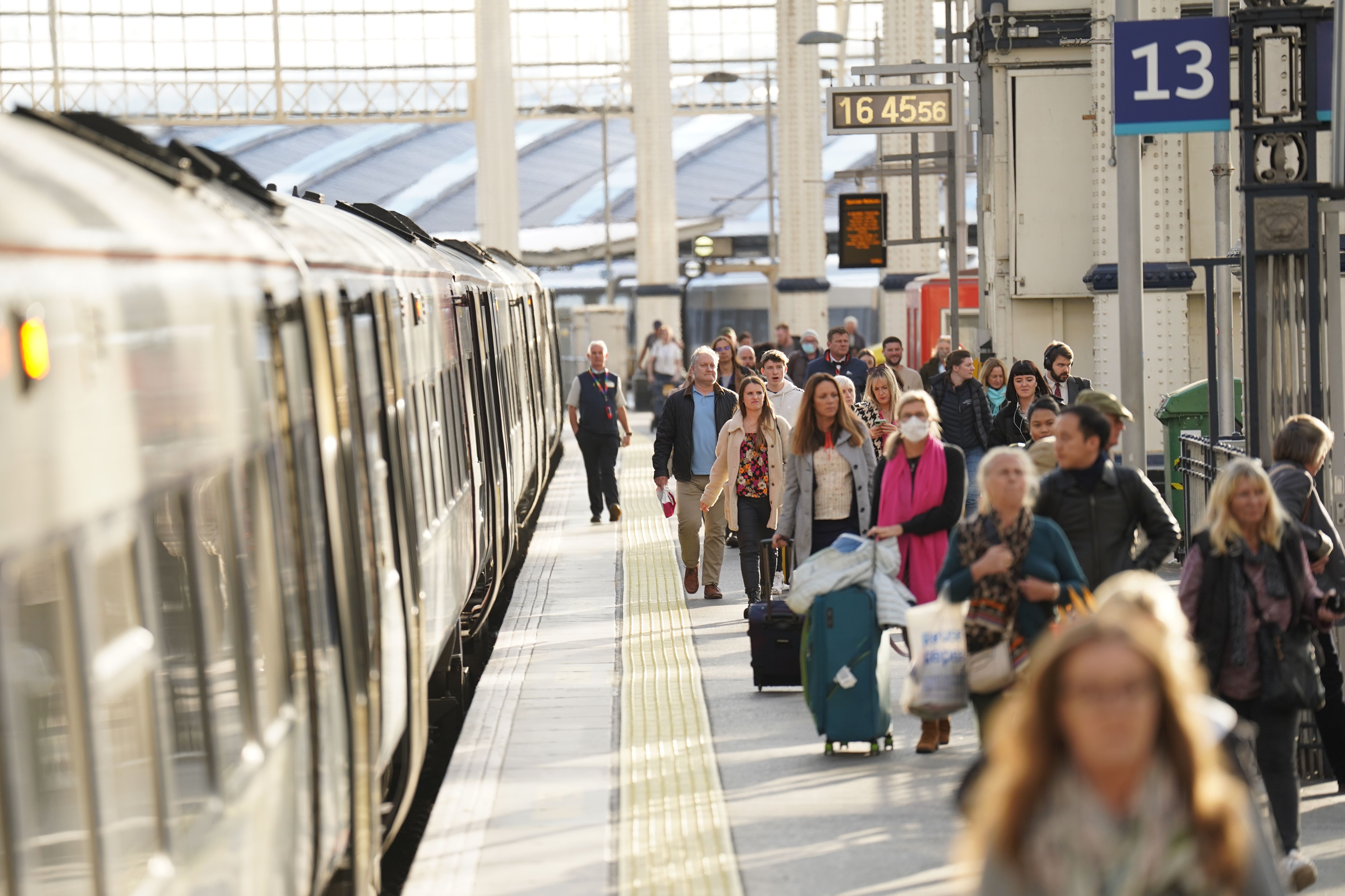 Calls to cap rail fares again as London commuters face 4.6% hike