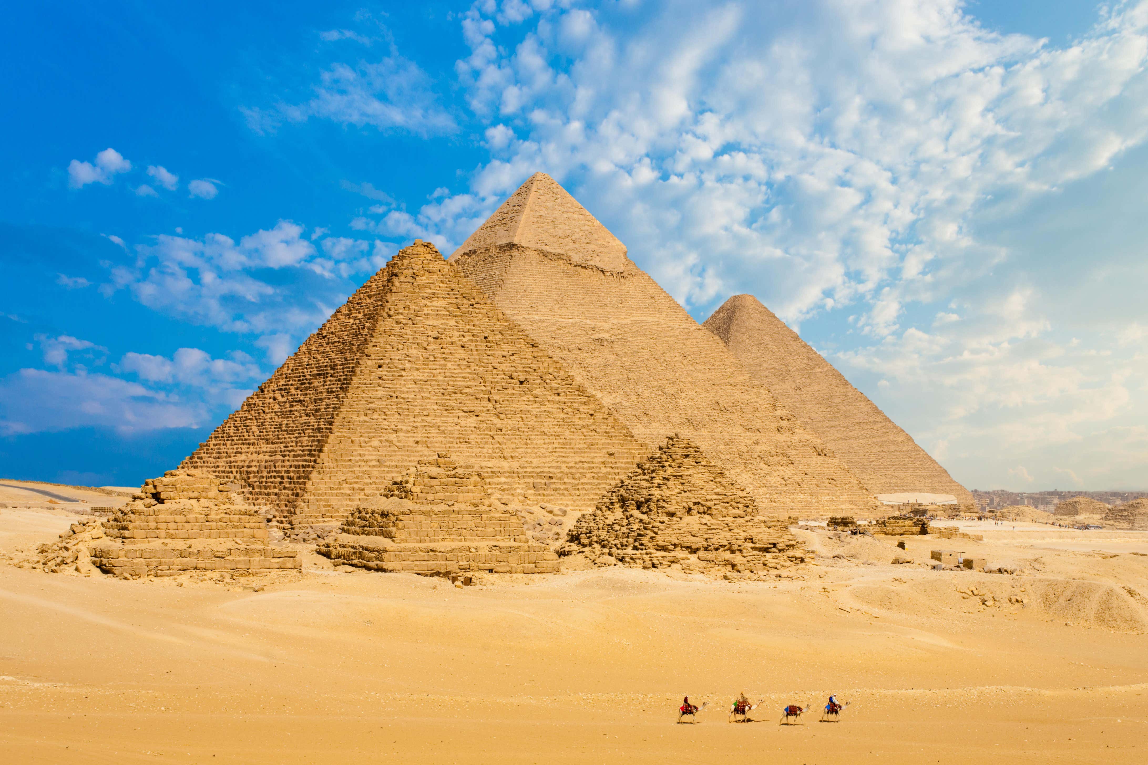 Discovery of lost branch of Nile may shed light on location of pyramids – study