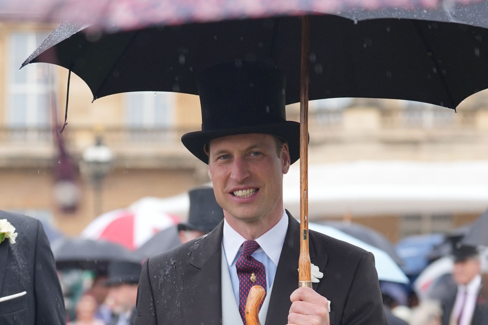 ‘Good weather for swimming’ jokes William as he hosts garden party