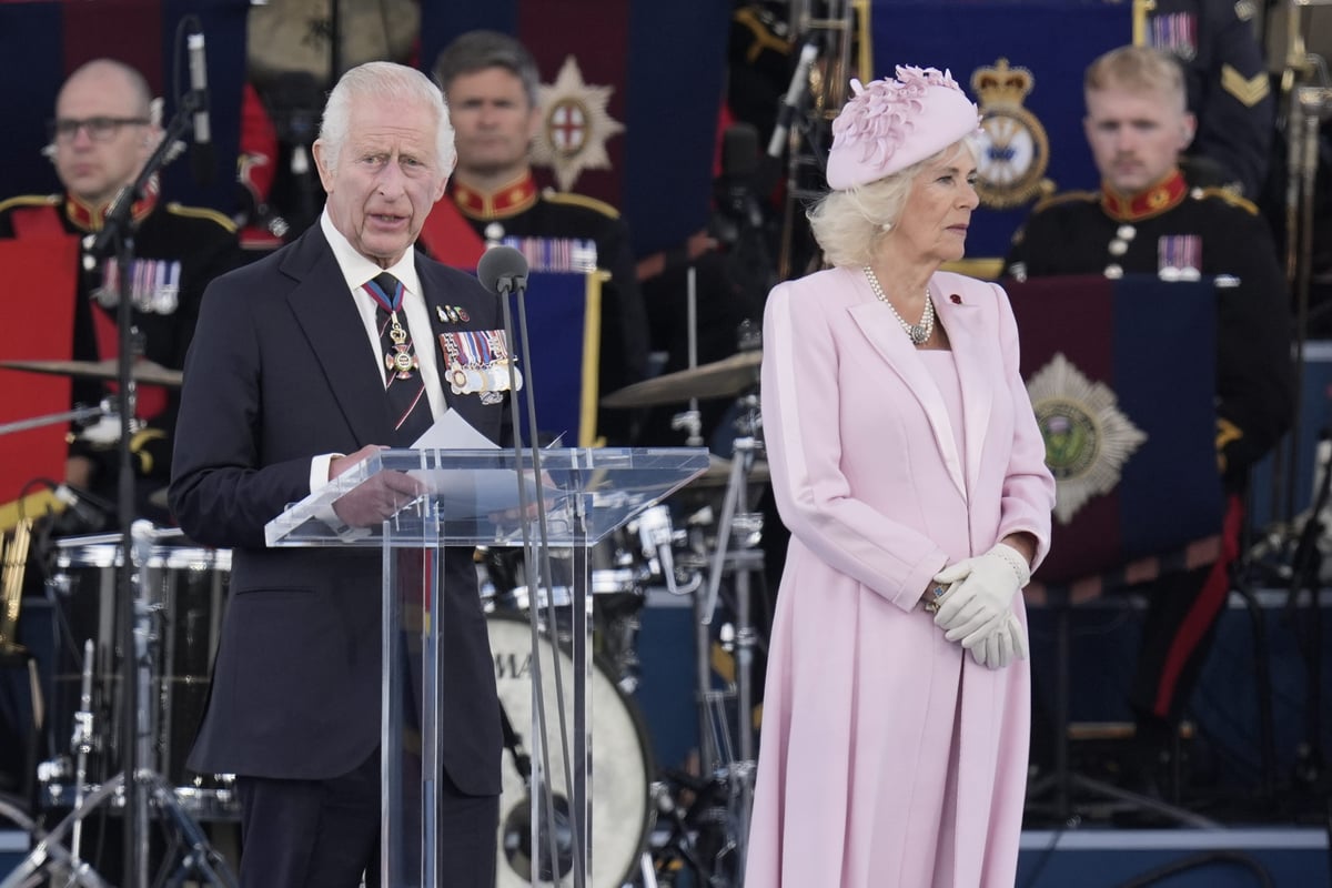 King pays tribute to courage of veterans to mark 80th anniversary of D-Day Normandy landings