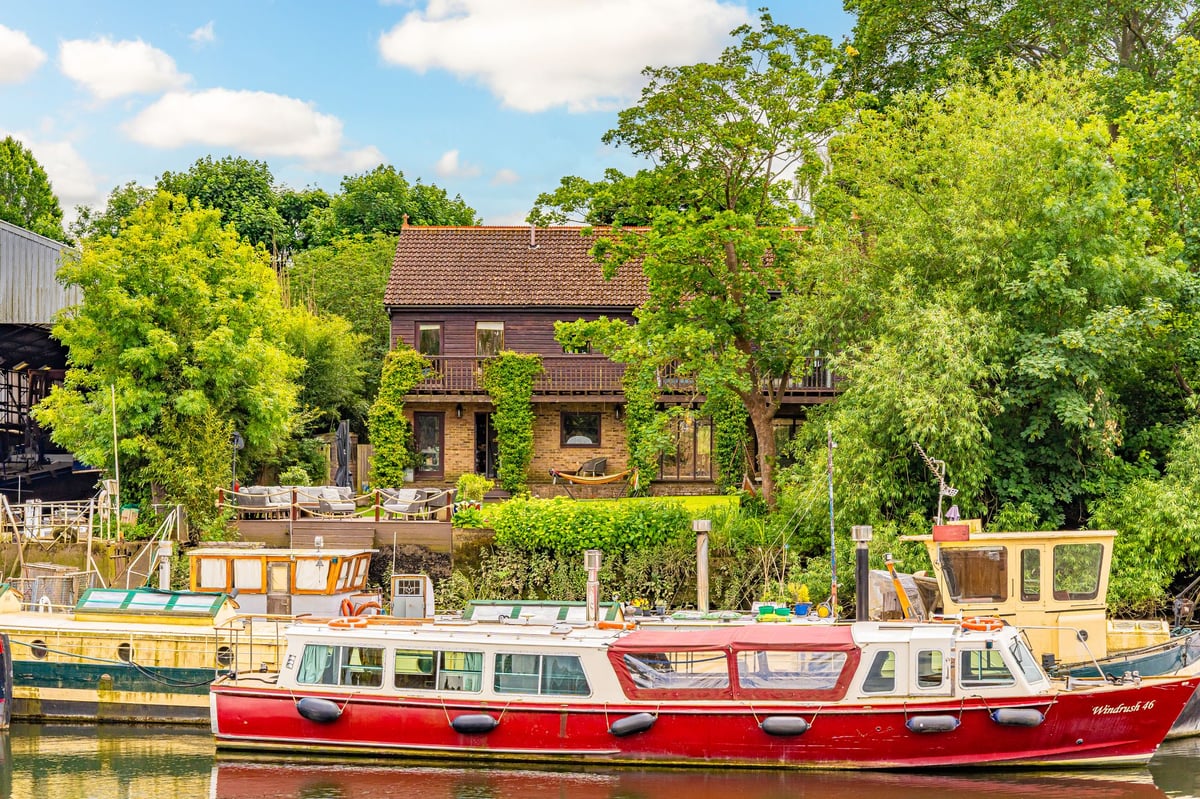 'Hedonistic hideaway' on Eel Pie Island 