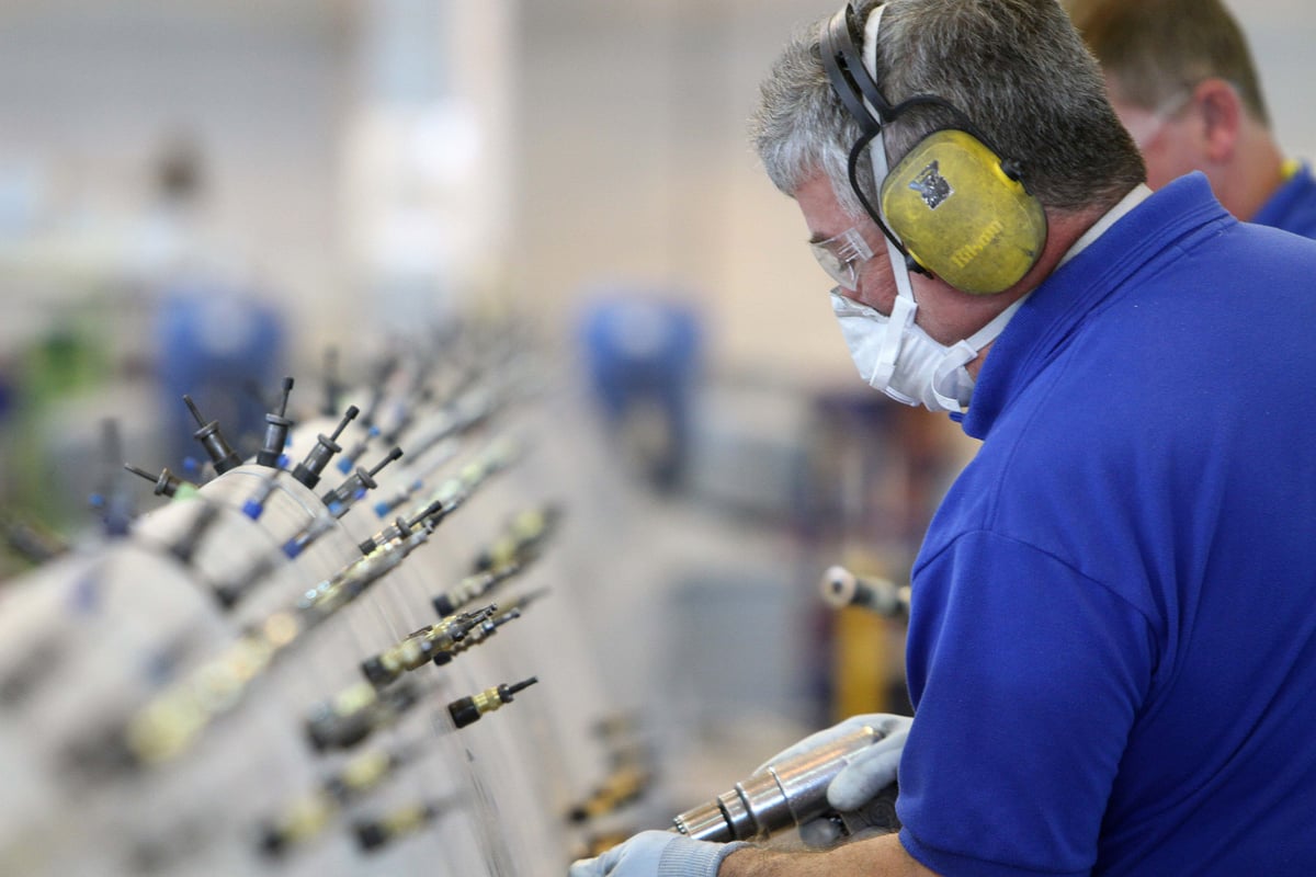 UK manufacturing growth strikes four-year high despite rising inflation