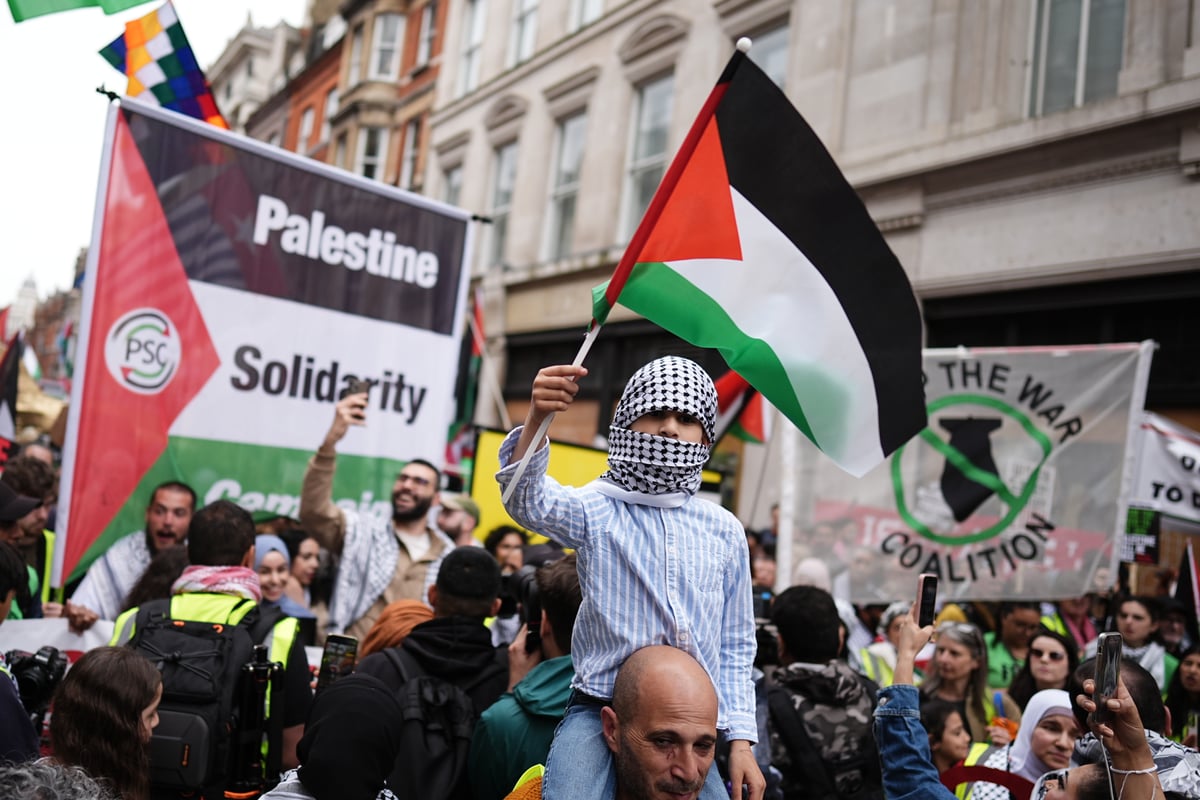 Met Police braced as pro-Palestine protest and counter demo held in central London
