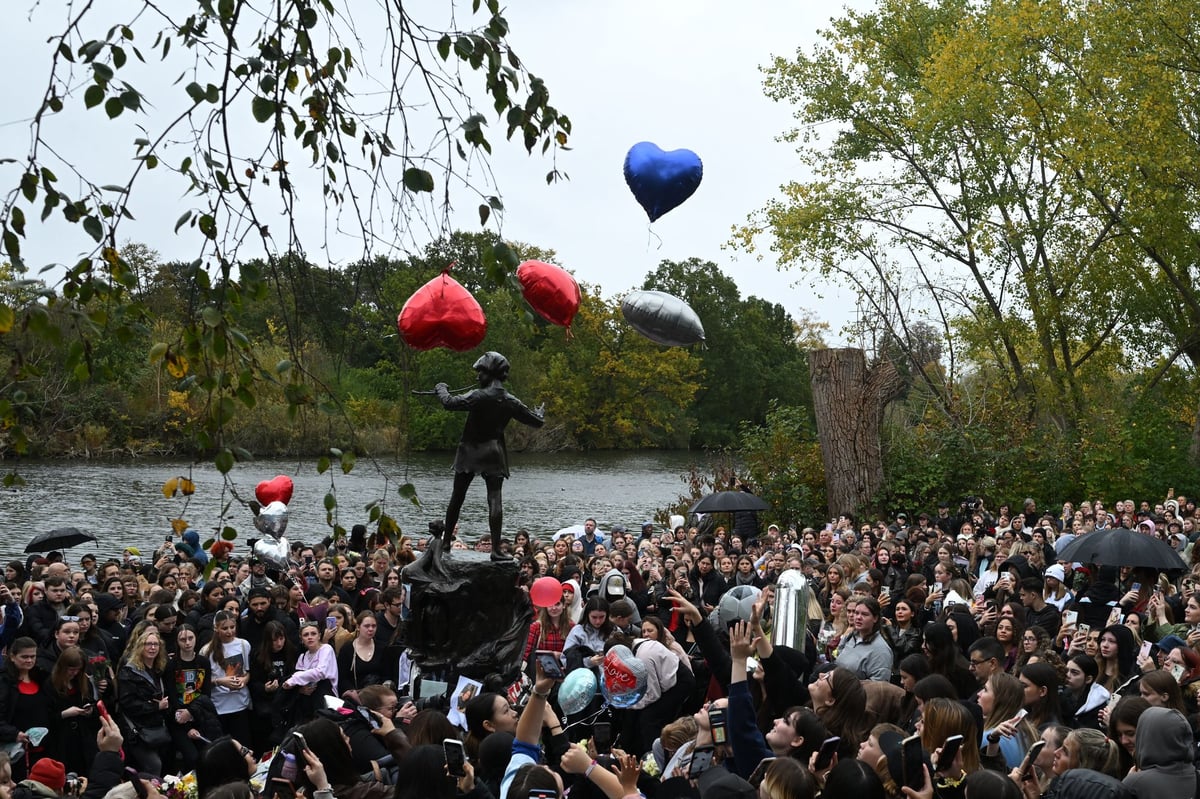 Fans gather in Hyde Park to remember former One Direction star Liam Payne