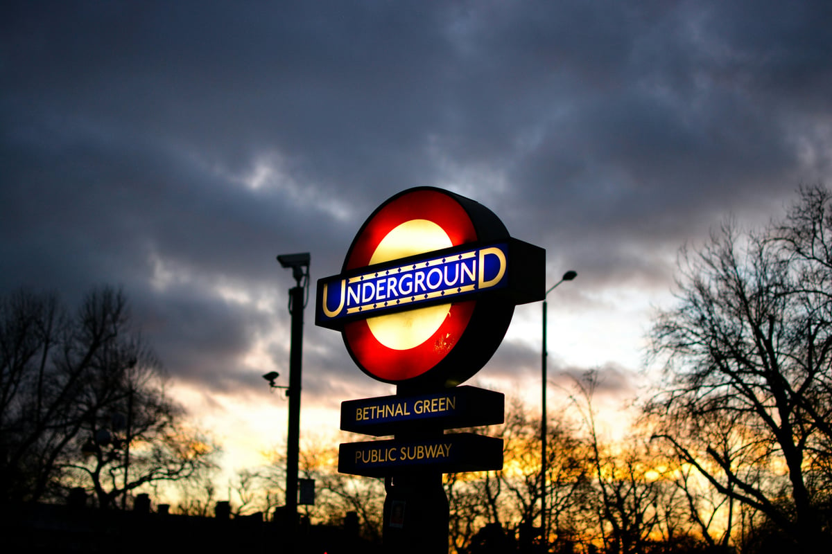 What date do clocks go back in 2025?