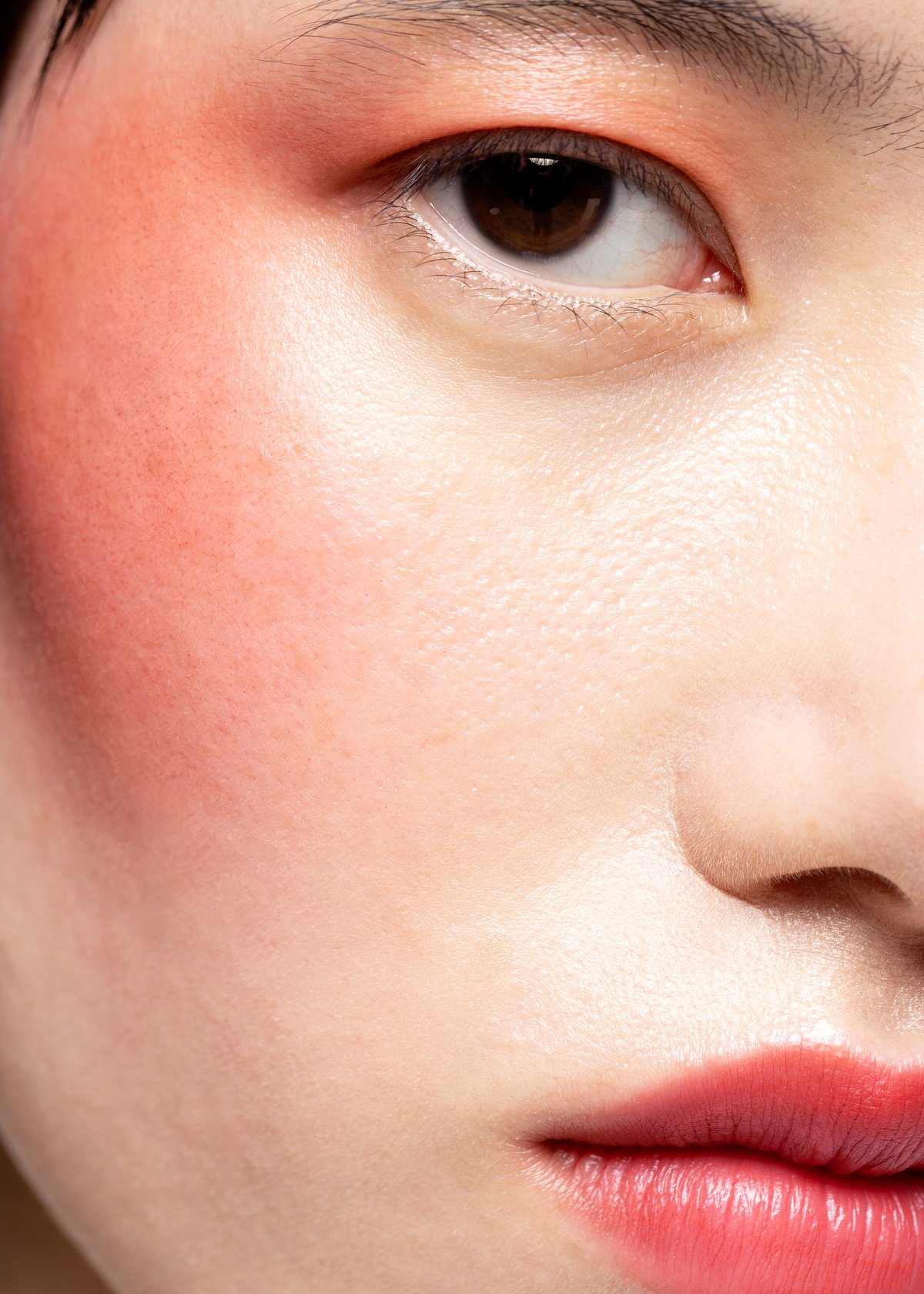 Best products from the & other stories make-up relaunch: the blusher, highlighter, brow laminator