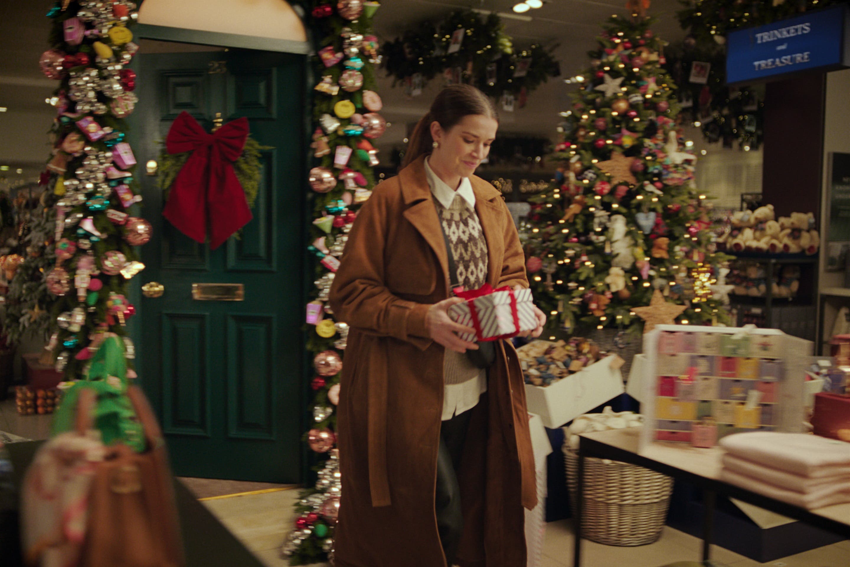 John Lewis Christmas advert stars sister in dash for the perfect gift