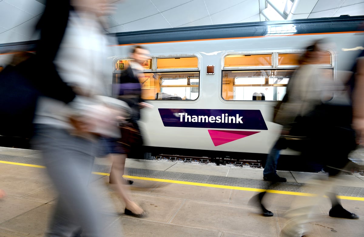 London travel news LIVE: Southeastern and Thameslink rail disruption hits start of evening rush hour