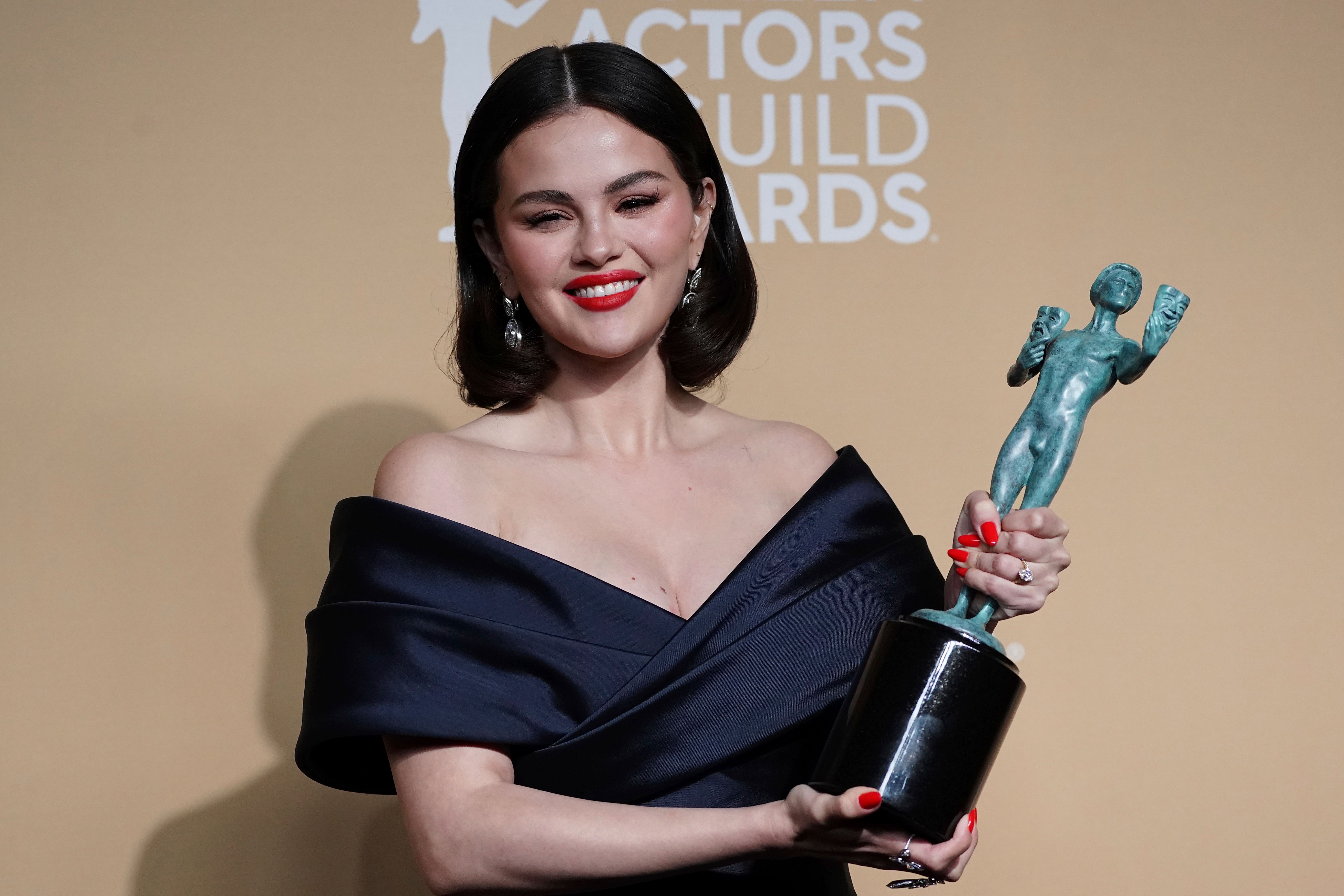 Selena Gomez emotional and stunned after SAG Only Murders In The Building win