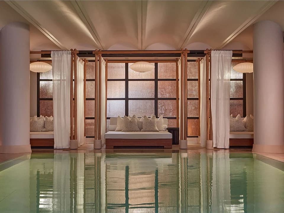 Claridge's pool