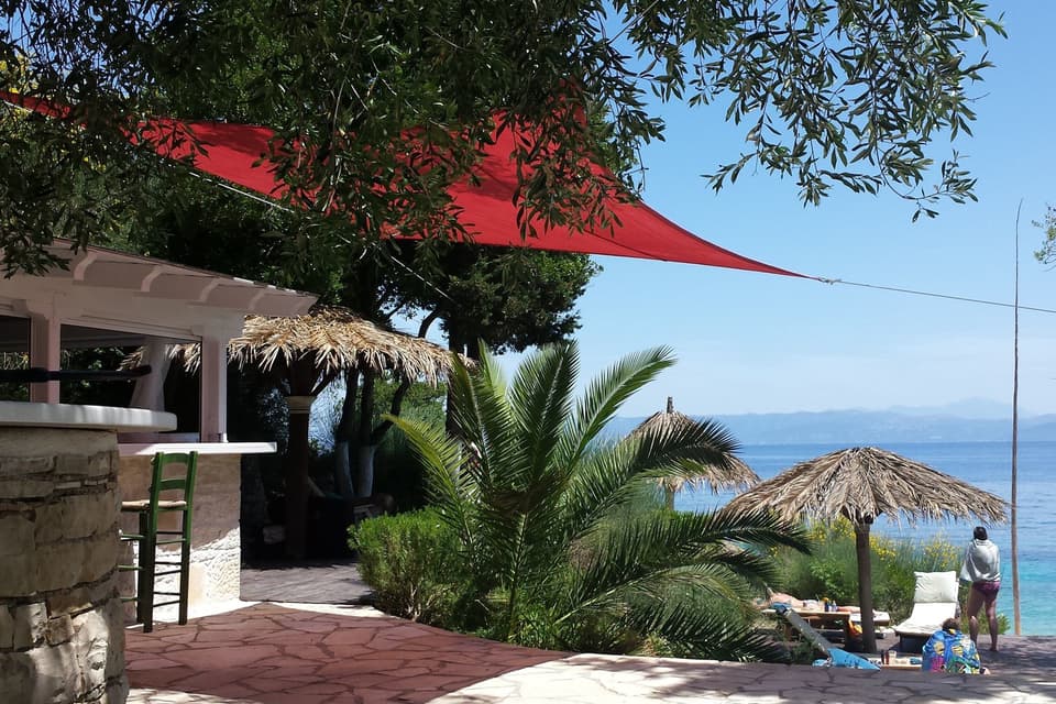 Ben's Bar, Paxos