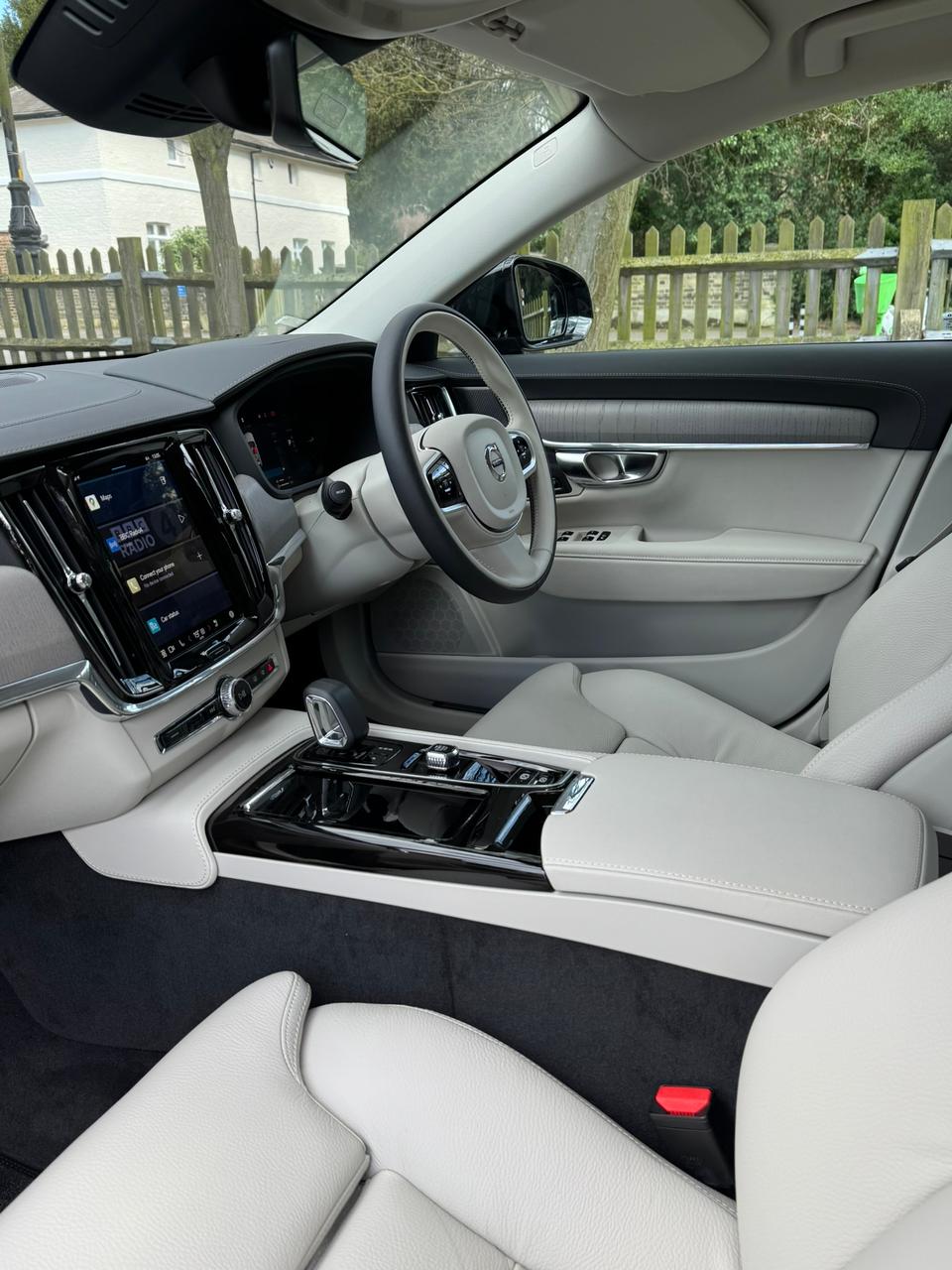 Volvo V90 T6 cabin