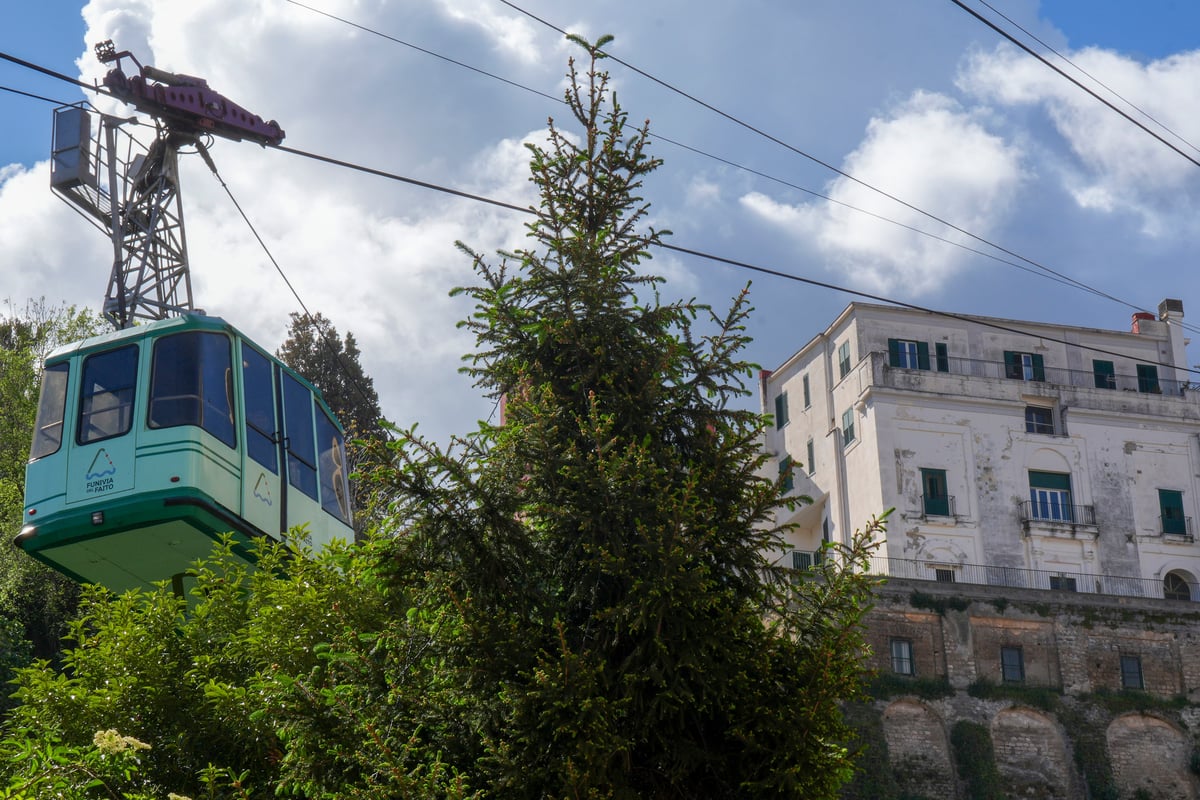 British couple died after ‘cable car brakes failed 20 seconds from top’