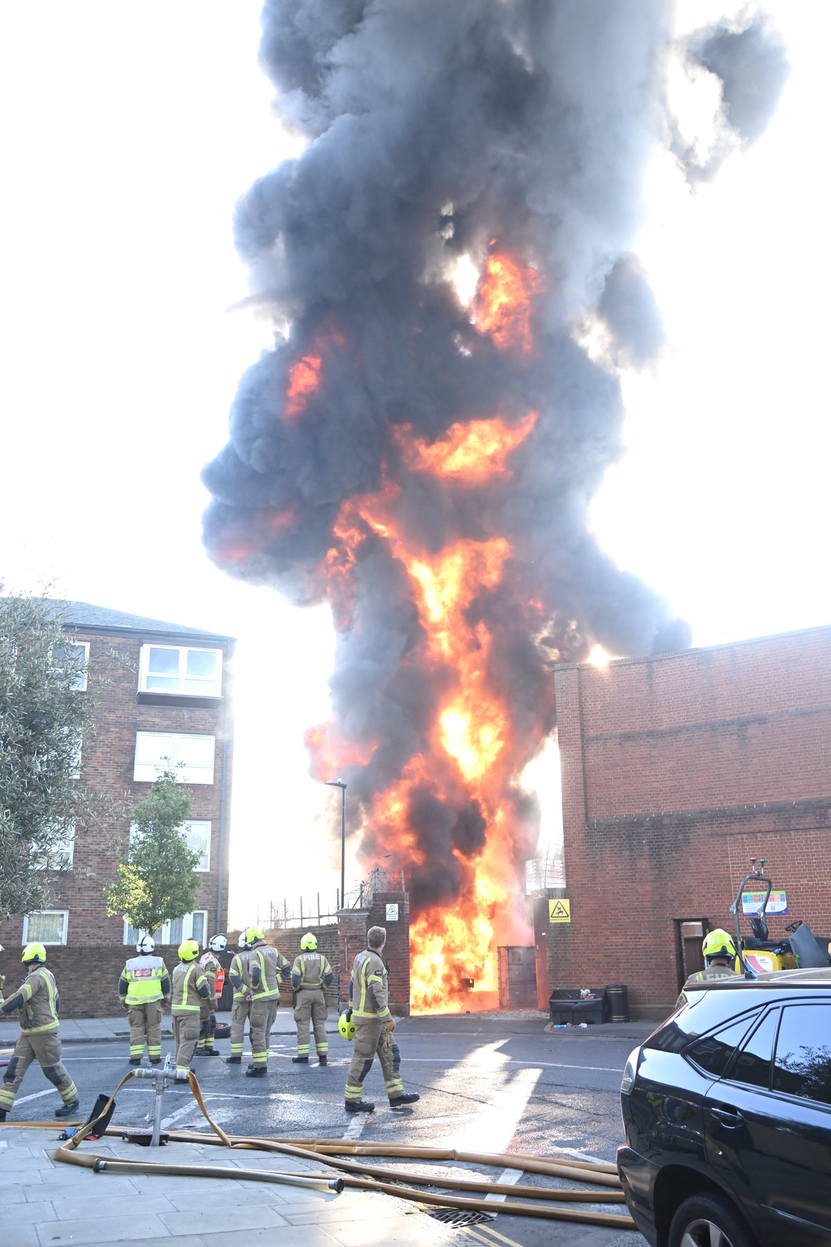 London fire LIVE: Homes evacuated as firefighters tackle huge electrical substation blaze in St John's Wood