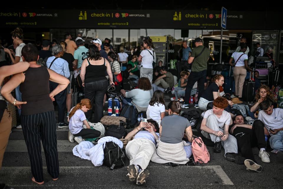 SPAIN-ENERGY-EMERGENCY-BLACKOUT
